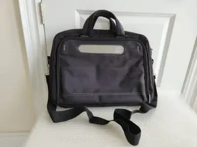 17 Inch HP Laptop Case / Messenger Bag, View more