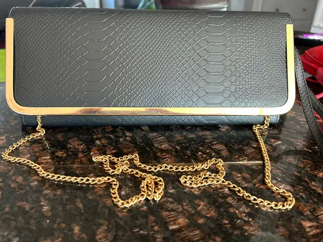 Clutch Purse in Women's - Bags & Wallets in Thunder Bay - Image 5