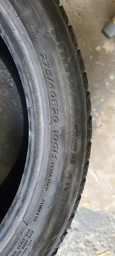2 KAPSEN winter tires,275 40R20.a little bit chipped，asking 2 for $250