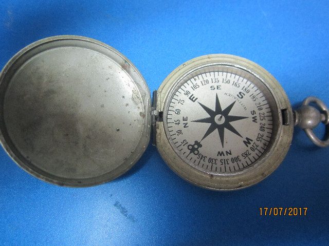 Waltham US military K1626-2 compass for parts in Other in Oshawa / Durham Region - Image 3