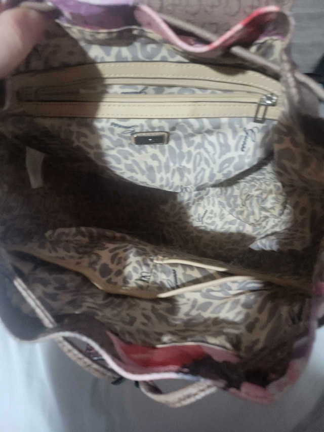 MINI GUESS BACKPACK in Women's - Bags & Wallets in Oshawa / Durham Region - Image 3