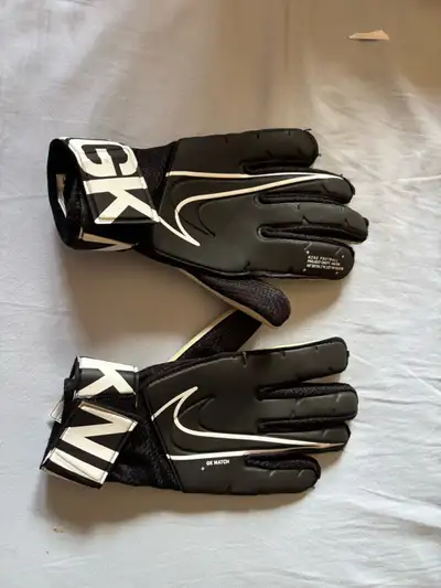soccer goalie gloves (kids - 7-10), View more