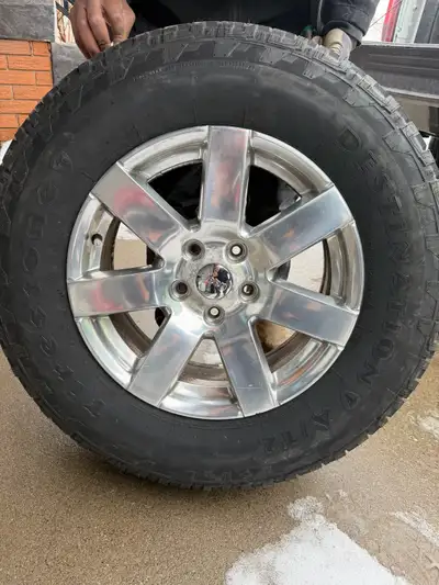 Jeep Wrangler JK OEM RIMS WITH TMPS SENSORS.
