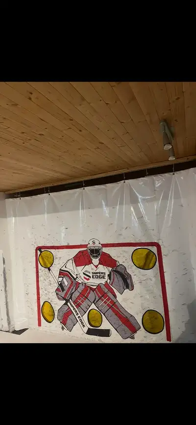 Toile et tuiles hockey, View more