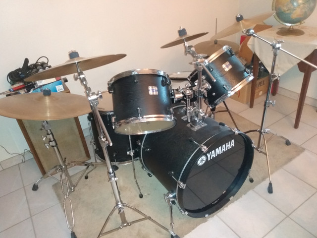 Yamaha Stage Advantage Custom Nouveau Drums for sale.  5 pieces. in Drums & Percussion in Hamilton - Image 3