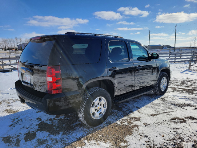 2014 Chevy Tahoe LS 4x4 for sale in Cars & Trucks in Calgary - Image 2