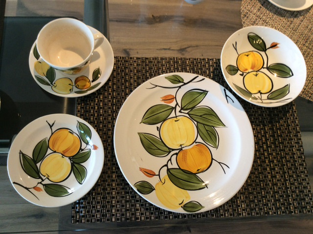 Haddon Hall Citrus Ironstone china dinnerware 1960's MCM Jamaica in Kitchen & Dining Wares in City of Toronto