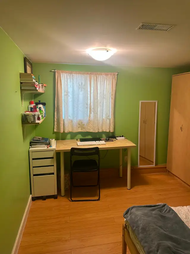 Room in a shared house near 29 Ave. Skytrain station (Collinwood in Long Term Rentals in Vancouver - Image 2