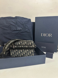 Men’s Dior Safari bag with strap