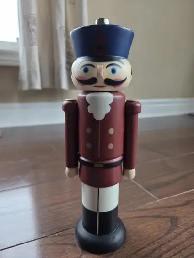 Vintage 'Toy Soldier' Wooden Nutcracker Pepper Mill Grinder/Salt, View more