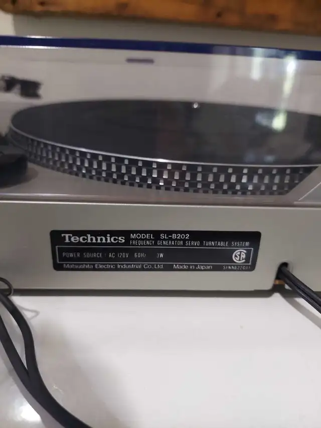 Vintage technics turntable in Stereo Systems & Home Theatre in Belleville - Image 3