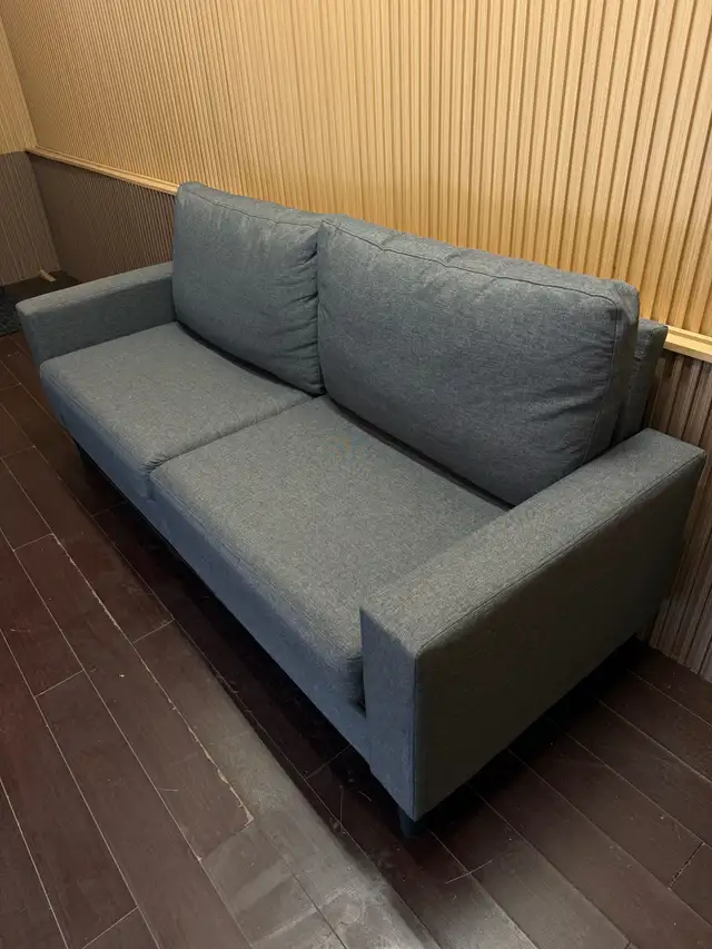 Grey Modern Sofa - Brand New!63007359431939123