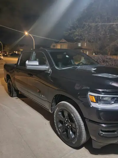 Hi I am available weekend I have ram 1500 2020 with towing hitch hot short delivery available city a...