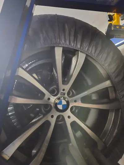 469M staggered rims. Put new rubbers just before winter storage. Only drove on the tires for a month...