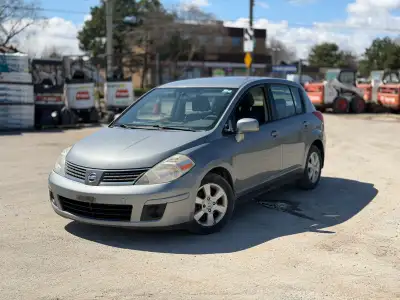 Nissan versa Run and drives