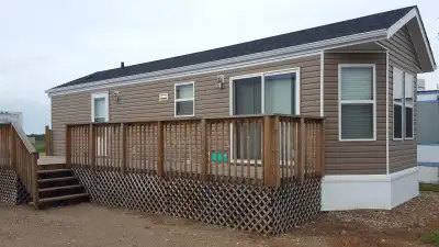 Clean and cozy fully furnished acreage unit 1/s mile from Hardisty overlooking Hardisty Lake, the To...