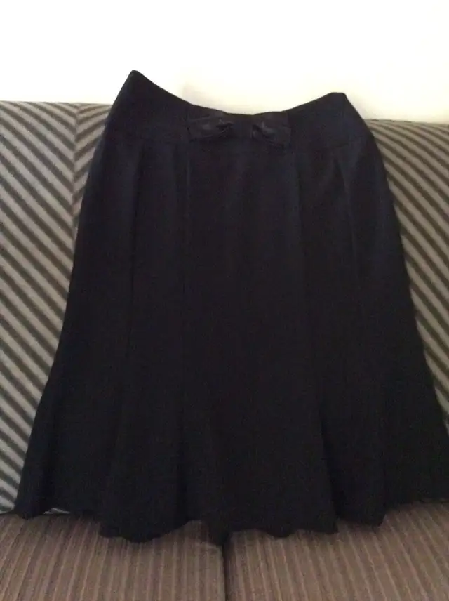 Jupe noire « Joseph Ribkoff » pour femme in Women's - Dresses & Skirts in Saguenay - Image 2