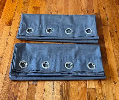 2 rideaux gris occultants / blackout curtains, View more
