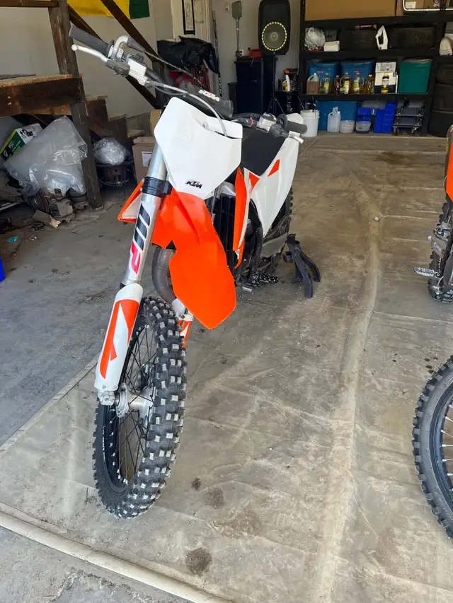 2019 KTM 125SX - 2 stroke in Dirt Bikes & Motocross in Regina - Image 3