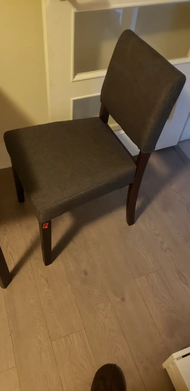 Small Apartment Table and Chair Set in Dining Tables & Sets in Dartmouth - Image 3