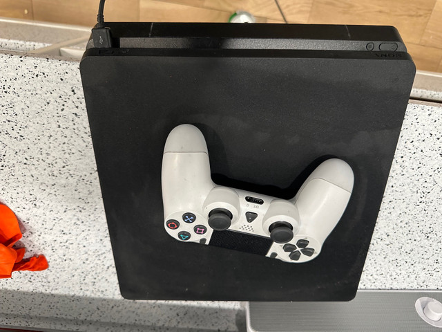 Ps4 250$ dans Sony PlayStation 4  à Laval/Rive Nord - Image 2
