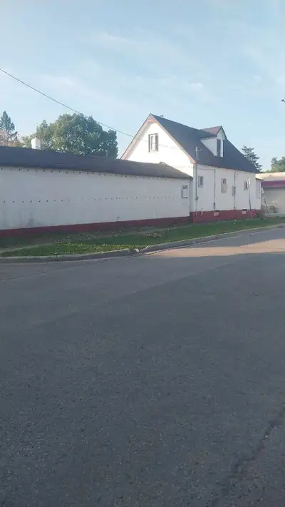 6 Bedroom house near downtown