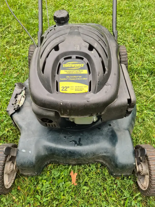 Gas Lawnmower 22'' yardwork's mulch push mower in Lawnmowers & Leaf Blowers in Oakville / Halton Region - Image 3