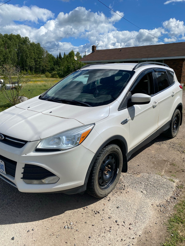 2014 ford escape in Cars & Trucks in North Bay