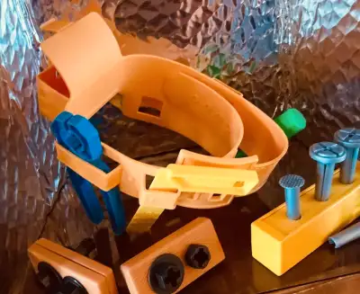 Ceinture et outils Vintage Fisher-Price 1970 Rare 30$, View more