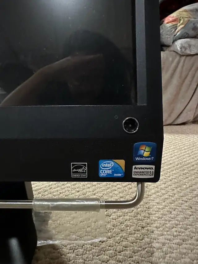 Thinkcentre Lenovo M90z - All-In-One in Desktop Computers in Mississauga / Peel Region - Image 3