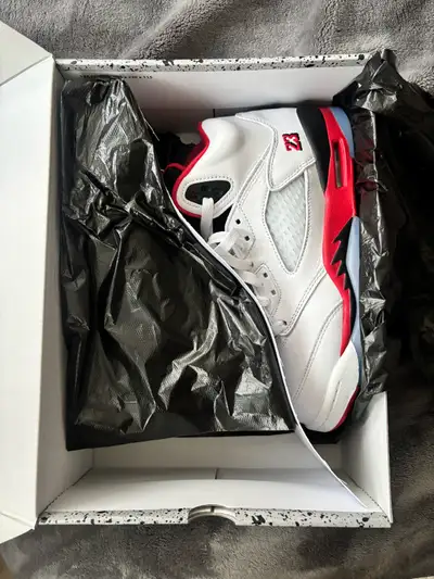 Jordan 5 Fire Red Size 6Y, View more