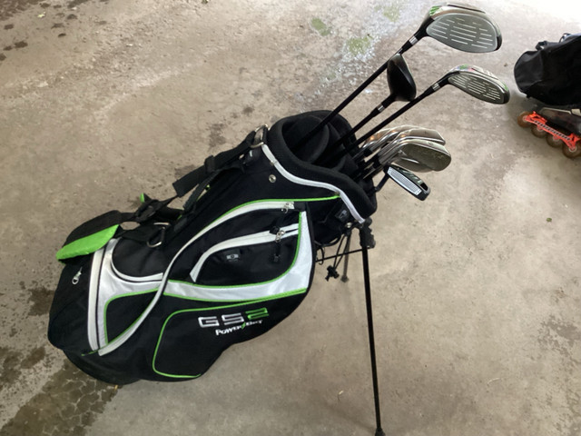 G52 PowerBilt Golf Clubs and Bag - RH - 4 Pictures  in Golf in Calgary