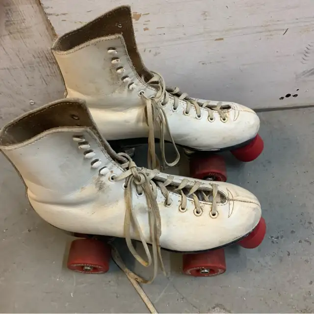 Vintage patin à roulettes , vintage roller blades in Skates & Blades in City of Montréal - Image 3