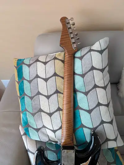 2019 XSC-1 /2 Strat Super heavy relic. Excellent condition. Alder body, Master grade roasted flamed...