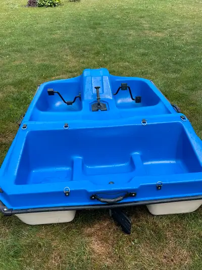 Pedal boat in excellent shape. No leaks and works well.