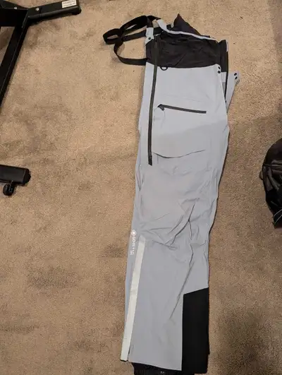 Burton AK  3l Gore-Tex Tusk Bib snowboard pants, View more