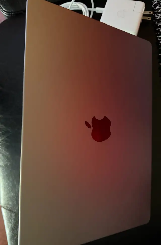 Apple MacBook Pro 14-inch 2021536186015974707201