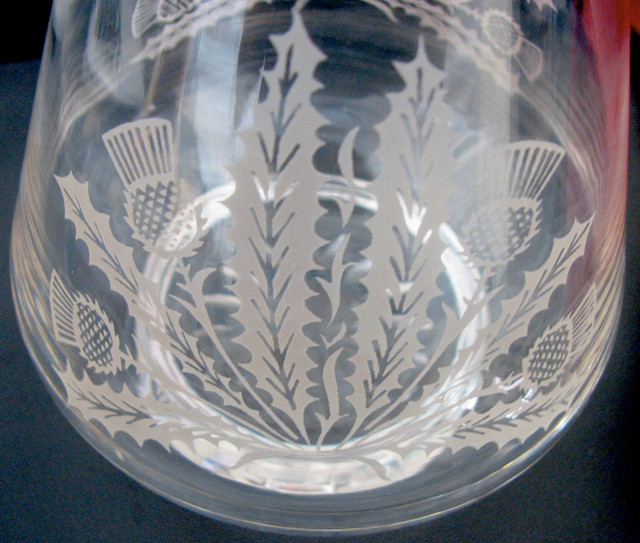 Vase en Cristal d'Ecosse Edinburgh Etched Thistle Crystal Bud dans Décoration intérieure et accessoires  à Longueuil/Rive Sud - Image 4