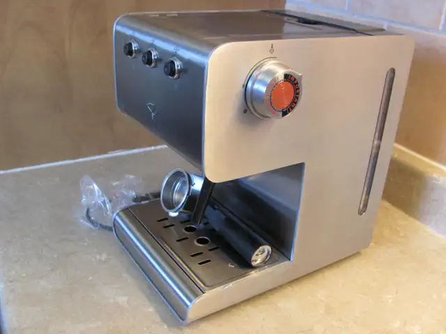 NEW PRICE *** ESPRESSO MACHINE - MACHINE EXPRESSO in Coffee Makers in Gatineau - Image 9