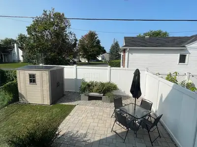 • 2 furnished rooms available in a cozy, clean house w/garden • 3 bathrooms to share: 2 full baths +...