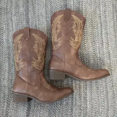 Women's Brown Cowboy Boots Size 40, View more