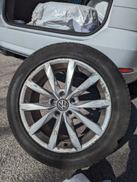 225///50///R17 Rovelo All season Tires with Volkswagen Rims 