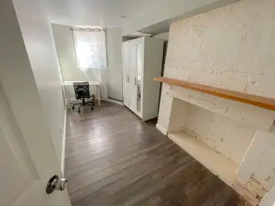 SINGLE BEDROOM FOR RENT IN SHARED STUDENT DOWNTOWN APARTMENTS, View more