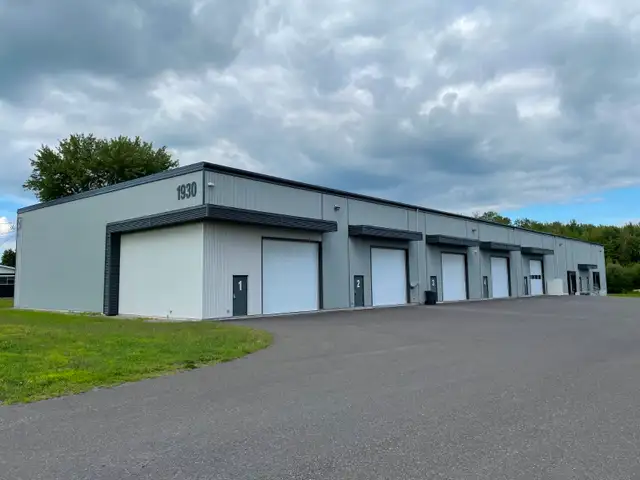 Warehouse for Rent in Bromont