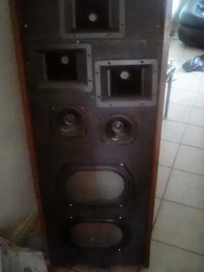 3 12 inch kef woofers 4 5 inch kef midranges 6 horn tweeters 6 ohm 6 by 7 inches i have fourth woofe...