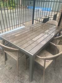 Patio dining table free