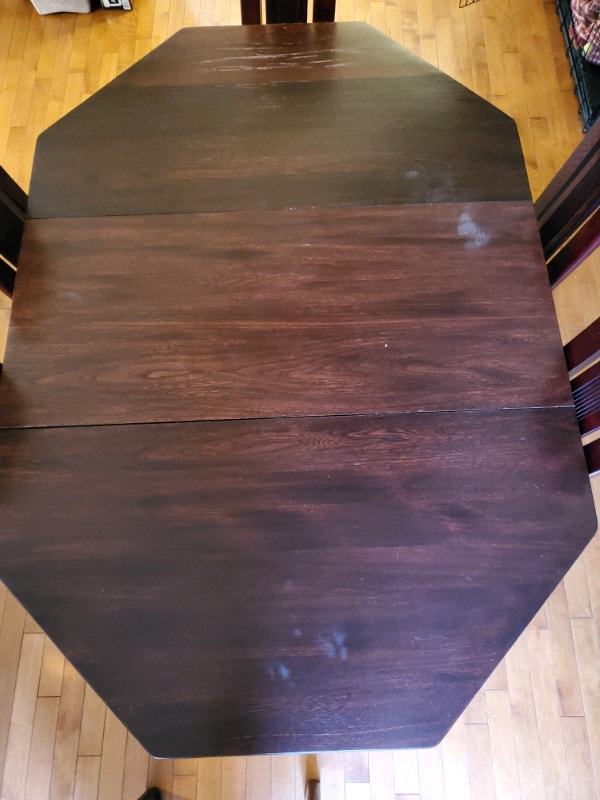 Table de cuisine en bois massif et 6 chaises Dining Tables & Sets