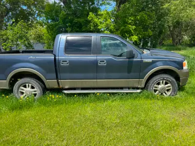 2005 f-150 lariat 5.4l 4x4 237000km Runs but needs to be towed Issues: -Has typical coilpack/spark p...