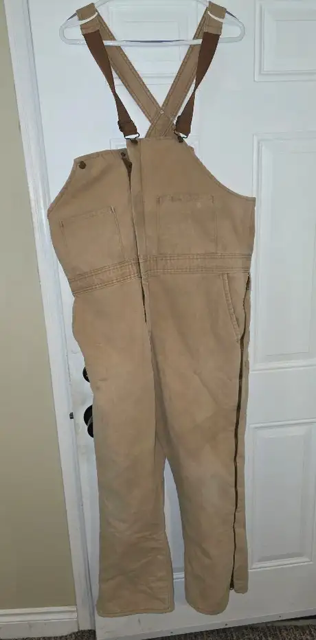 Walls Blizzard Pruf Bib Overalls Waist 38-40. Good condition.
