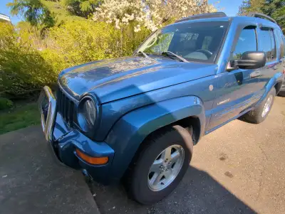 2004 trail rated Jeep Liberty 4x4 with only 141 000 Km. Clean, great condition and well cared for. R...